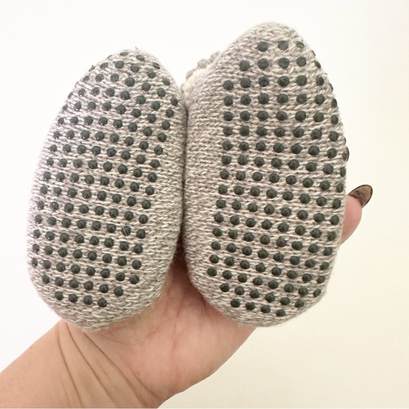 Unbranded Cozy Gray Knit Baby Bootie Slippers Grey 6-12M - Picture 5 of 5